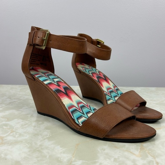 American Eagle By Payless Wedge Heel Sandals Size 9.5 - Picture 1 of 7